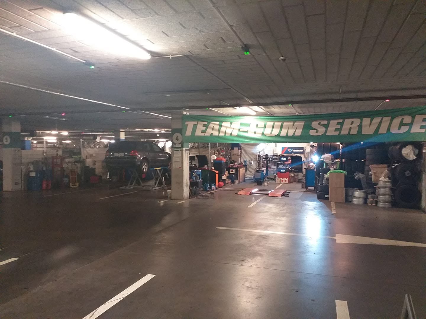 Team-Gum Service na podziemnym parkingu